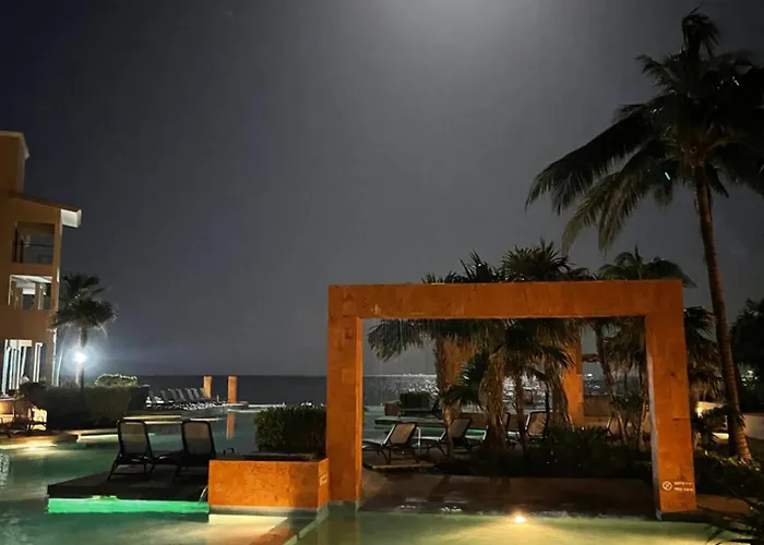 Front - Ocean View 1 Bedroom With Terrace & Hughe Infinity Pool Heart Of Playa Del Carmen-el Faro Residental Surf 407